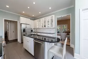 241 Lakeview Ave NE, Atlanta, GA 30305 - Photo 14