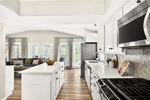 240 Park Bridge Ln, Roswell, GA 30075 - Photo 6