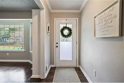 785 E Hembree Crossing, Roswell, GA 30076 - Photo 2