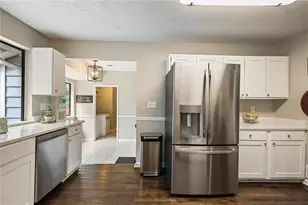 785 E Hembree Crossing, Roswell, GA 30076 - Photo 10