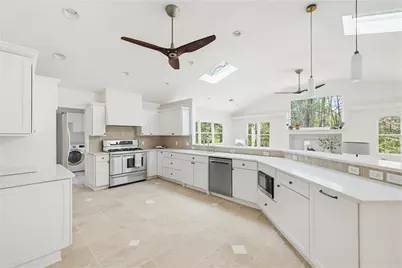 2376 Lively Trail NE, Atlanta, GA 30345 - Photo 6