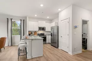 2019 Roseleigh Dr, Douglasville, GA 30134 - Photo 4