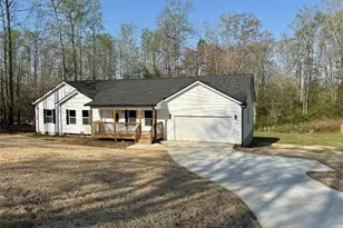 201 Deerfield Ln, Carrollton, GA 30116 - Photo 2
