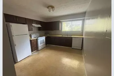 8569 Creekwood Way, Jonesboro, GA 30238 - Photo 2