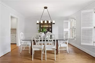 5465 Trowbridge Dr, Dunwoody, GA 30338 - Photo 4