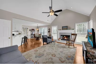 1640 Little Lisa Lane, Snellville, GA 30078 - Photo 2