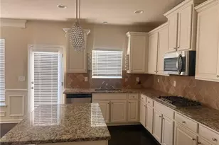 1013 Autumn Dr, Loganville, GA 30052 - Photo 6