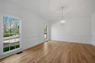 8705 River Bluff Ln, Roswell, GA 30076 - Photo 10