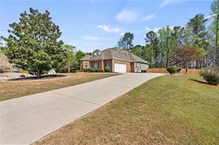 1358 Tamarack Lakes Dr, Powder Springs, GA 30127 - Photo 2