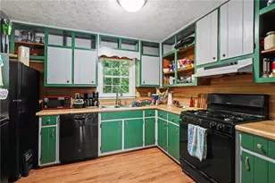 3574 Broxton Ln, Snellville, GA 30039 - Photo 6