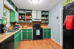 3574 Broxton Ln, Snellville, GA 30039 - Photo 10