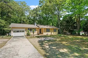 3574 Broxton Ln, Snellville, GA 30039 - Photo 2