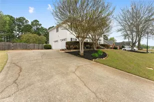 5238 Fawn Ivey Ln, Buford, GA 30519 - Photo 4