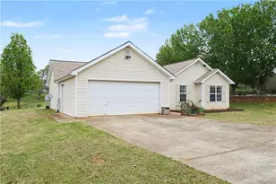 4661 Turning Leaf Dr, Gillsville, GA 30543 - Photo 2