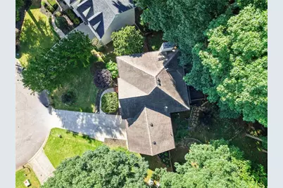 325 Camber Woods Court, Roswell, GA 30076 - Photo 2