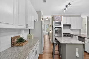 325 Camber Woods Ct, Roswell, GA 30076 - Photo 16