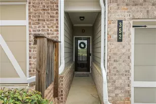 352 Cherryhill Ln, Woodstock, GA 30188 - Photo 2