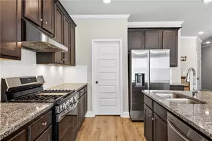 352 Cherryhill Ln, Woodstock, GA 30188 - Photo 8