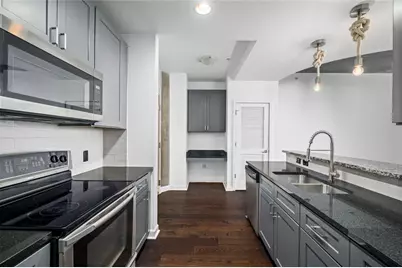 400 W Peachtree Street NW #1702, Atlanta, GA 30308 - Photo 4