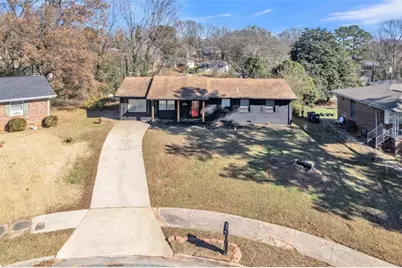 2958 Holcomb Ct, East Point, GA 30344 - Photo 2