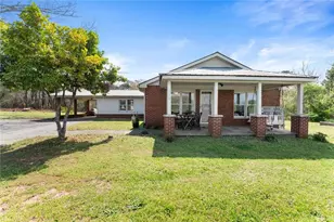 6958 County Line Dr, Lula, GA 30554 - Photo 2