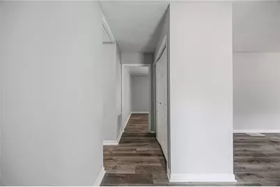 2494 Fairway Circle SW, Atlanta, GA 30331 - Photo 4