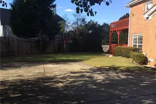 2828 Oglethorpe Run Square, Suwanee, GA 30024 - Photo 42