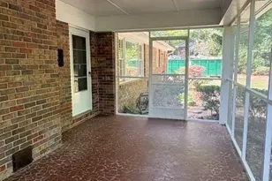 462 Dogwood Dr NW, Lilburn, GA 30047 - Photo 32