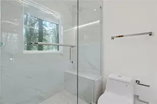 2746 Dale Creek Dr NW, Atlanta, GA 30318 - Photo 18