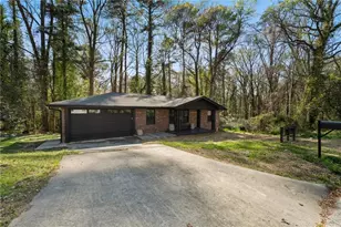 2746 Dale Creek Dr NW, Atlanta, GA 30318 - Photo 4