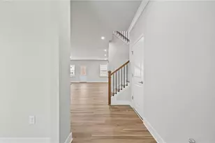 376 Capri Ct, McDonough, GA 30252 - Photo 2