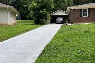 1432 Spring Valley Ln, Stone Mountain, GA 30087 - Photo 2
