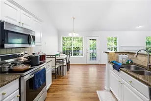 3324 Dunbar Ln, Suwanee, GA 30024 - Photo 10