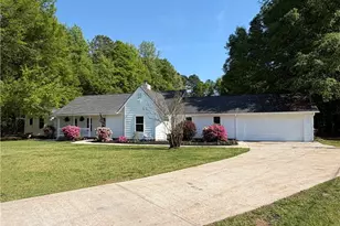 135 Dixie Ln, Covington, GA 30014 - Photo 2