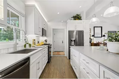 1943 Sunbury Place NW, Atlanta, GA 30318 - Photo 8