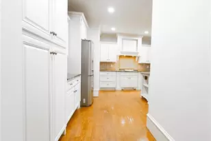 5127 Bentwater Ln SW, Lilburn, GA 30047 - Photo 10