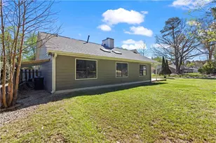 3044 Wildflower Ln, Snellville, GA 30039 - Photo 4