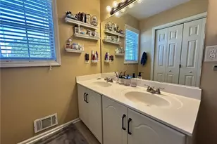 5472 Riverchase Dr, Flowery Branch, GA 30542 - Photo 16