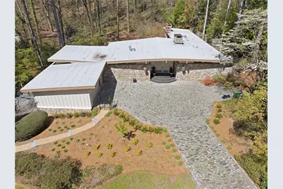 505 Hollydale Court NW, Atlanta, GA 30342 - Photo 4