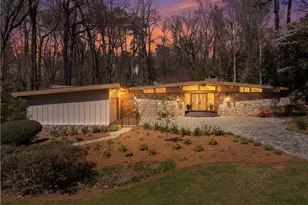 505 Hollydale Ct NW, Atlanta, GA 30342 - Photo 2