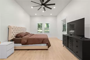 1422 Kennesaw Dr, Atlanta, GA 30318 - Photo 22