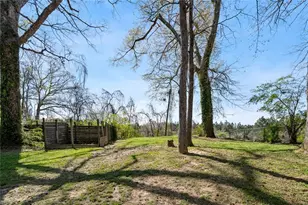 1422 Kennesaw Dr, Atlanta, GA 30318 - Photo 32