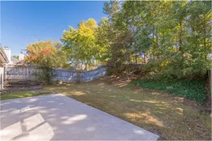 2110 Laurel Pointe Ln, Lawrenceville, GA 30043 - Photo 38