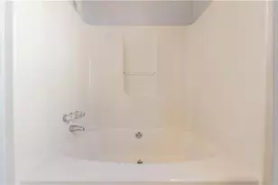 2110 Laurel Pointe Ln, Lawrenceville, GA 30043 - Photo 34