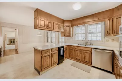 1240 Hampton Hall Drive NE, Brookhaven, GA 30319 - Photo 8