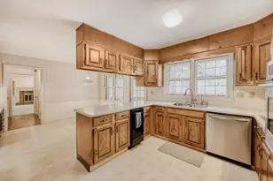 1240 Hampton Hall Dr NE, Brookhaven, GA 30319 - Photo 8