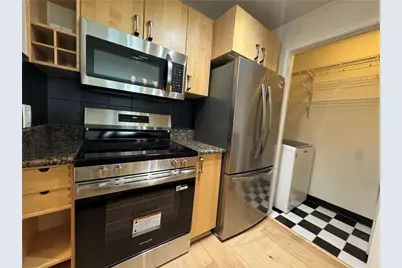 1074 Peachtree Walk NE #B220, Atlanta, GA 30309 - Photo 10