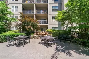 1074 Peachtree Walk NE, Atlanta, GA 30309 - Photo 22