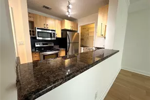 1074 Peachtree Walk NE, Atlanta, GA 30309 - Photo 8