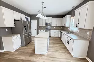 104 Pleasant View Ln, Woodstock, GA 30188 - Photo 2